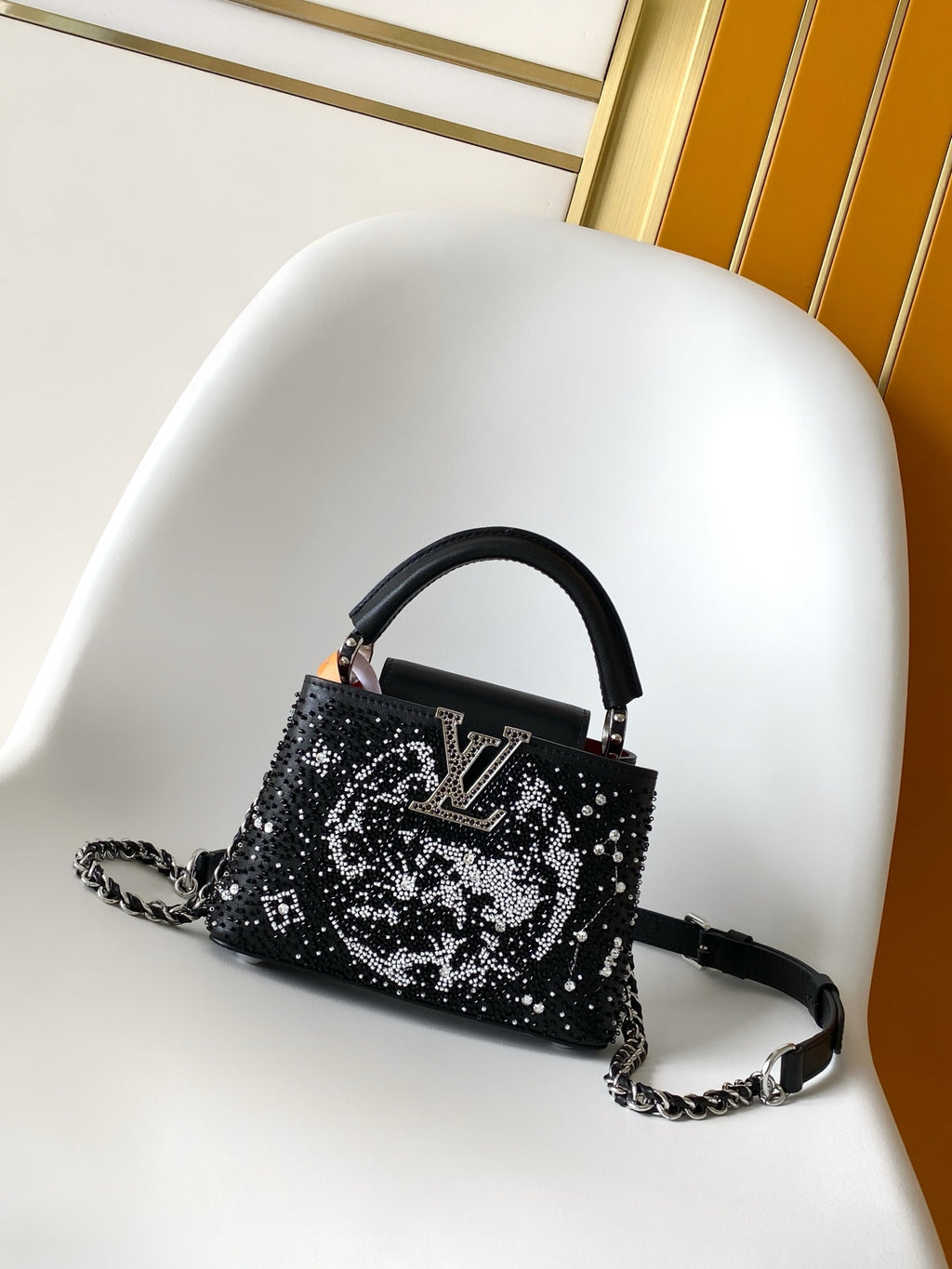 （M12977）Capucci Mini Handbag