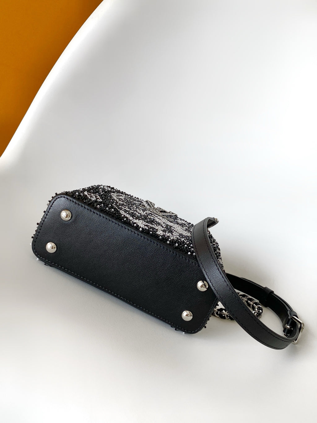 （M12977）Capucci Mini Handbag