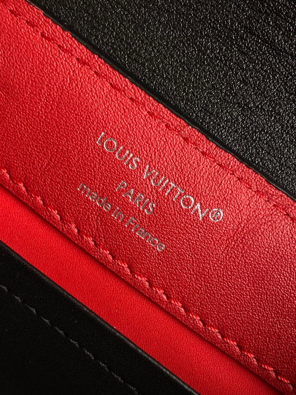 （M12977）Capucci Mini Handbag