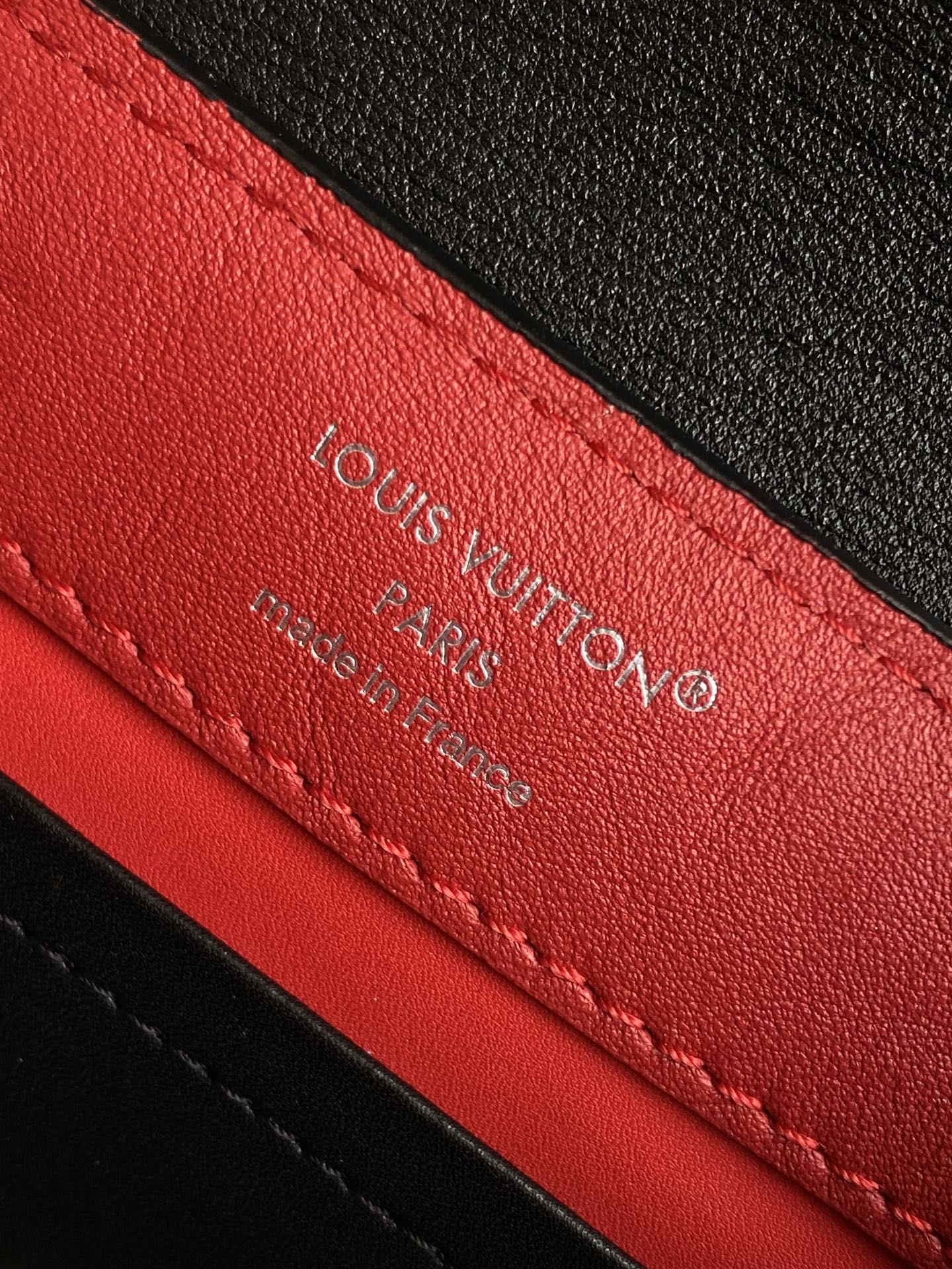 （M12977）Capucci Mini Handbag