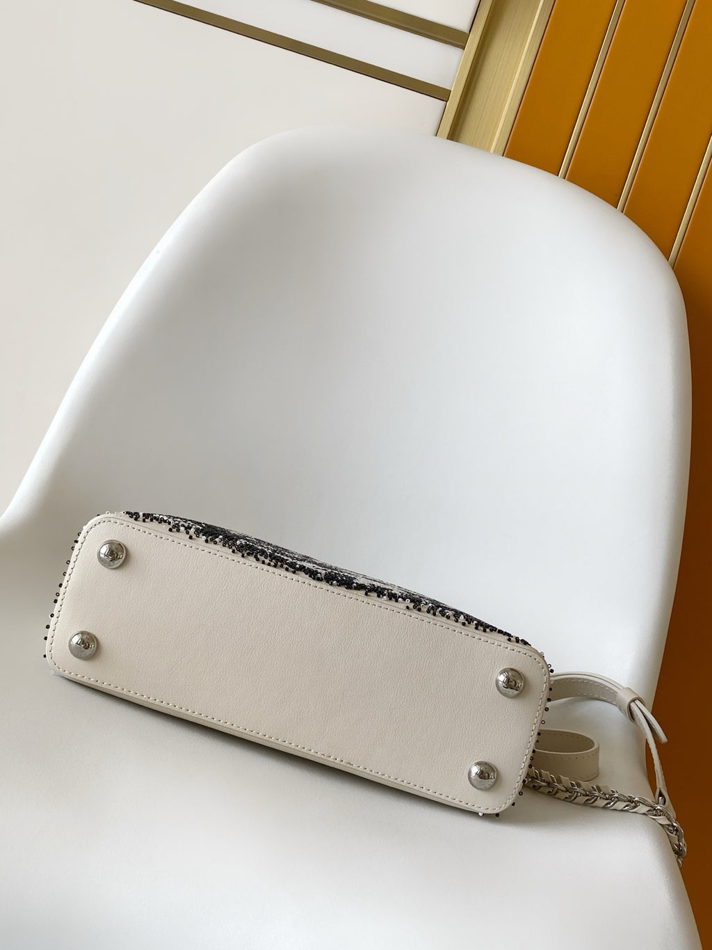 （M12977）Capucci Mini Handbag
