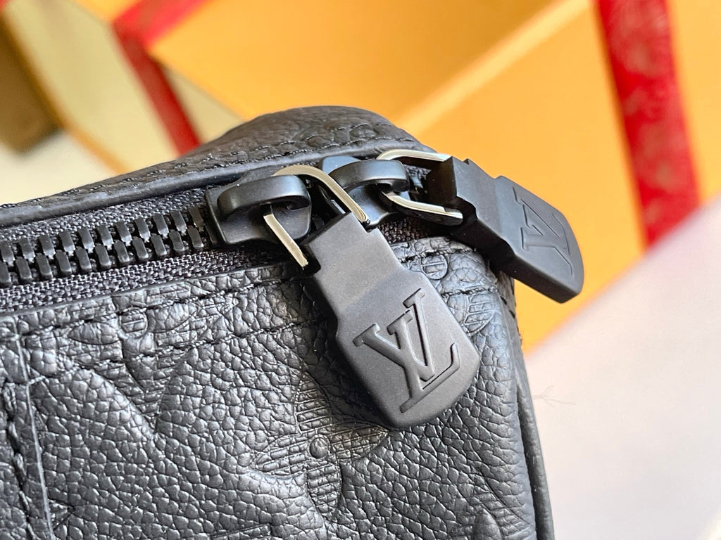 （M26750）City Keell handbag.