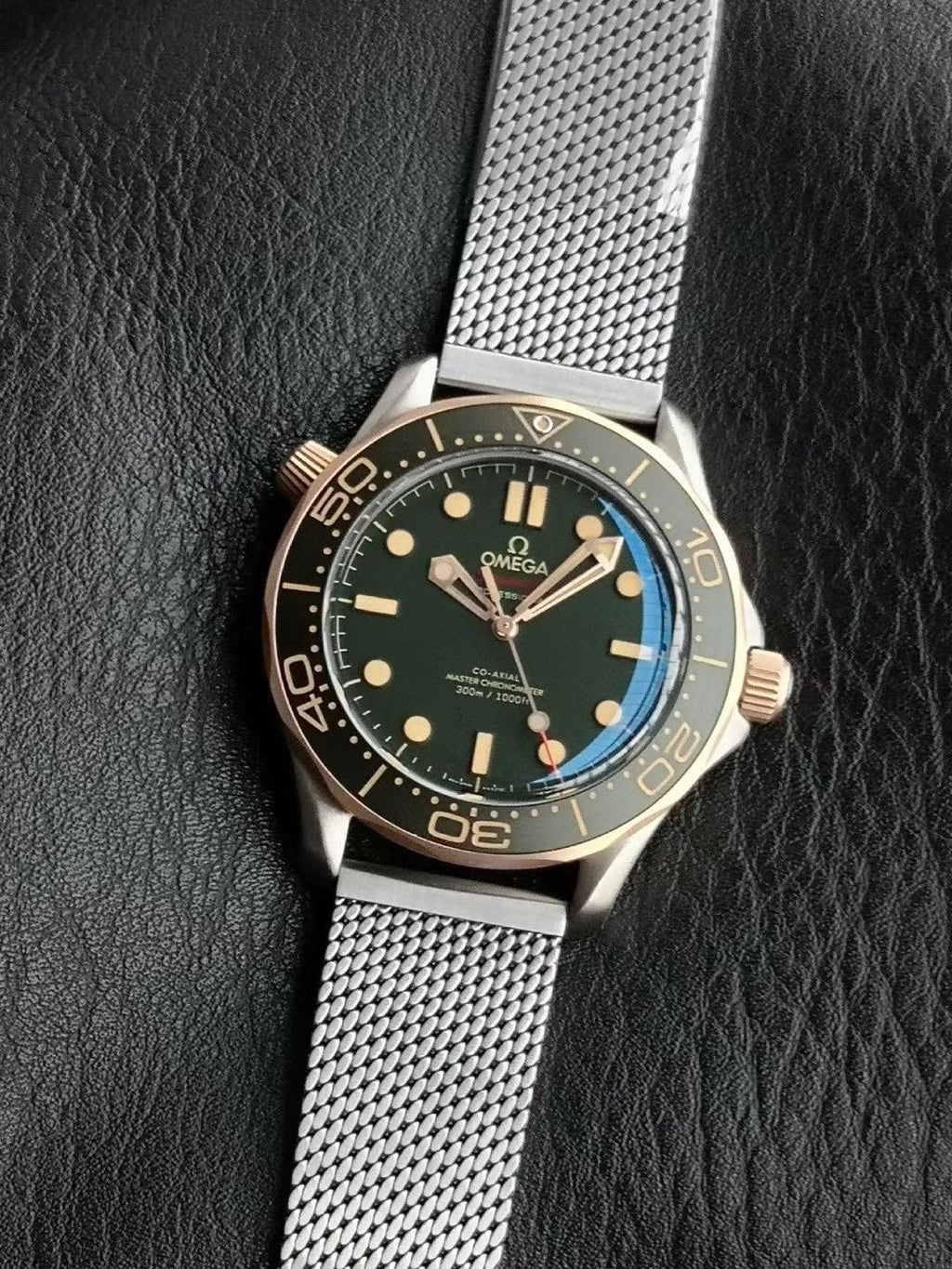 Titanium case, bronze/gold 007.