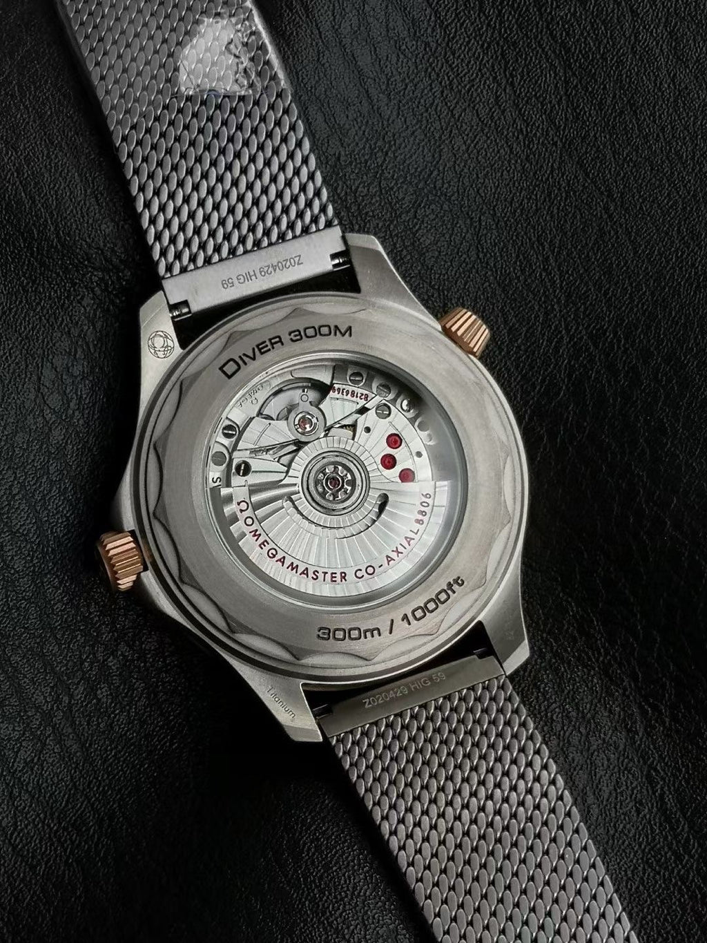 Titanium case, bronze/gold 007.