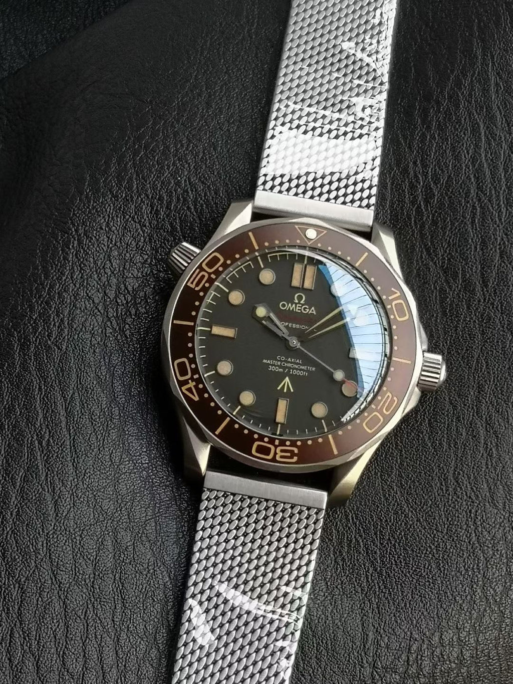 Omega Bond 007