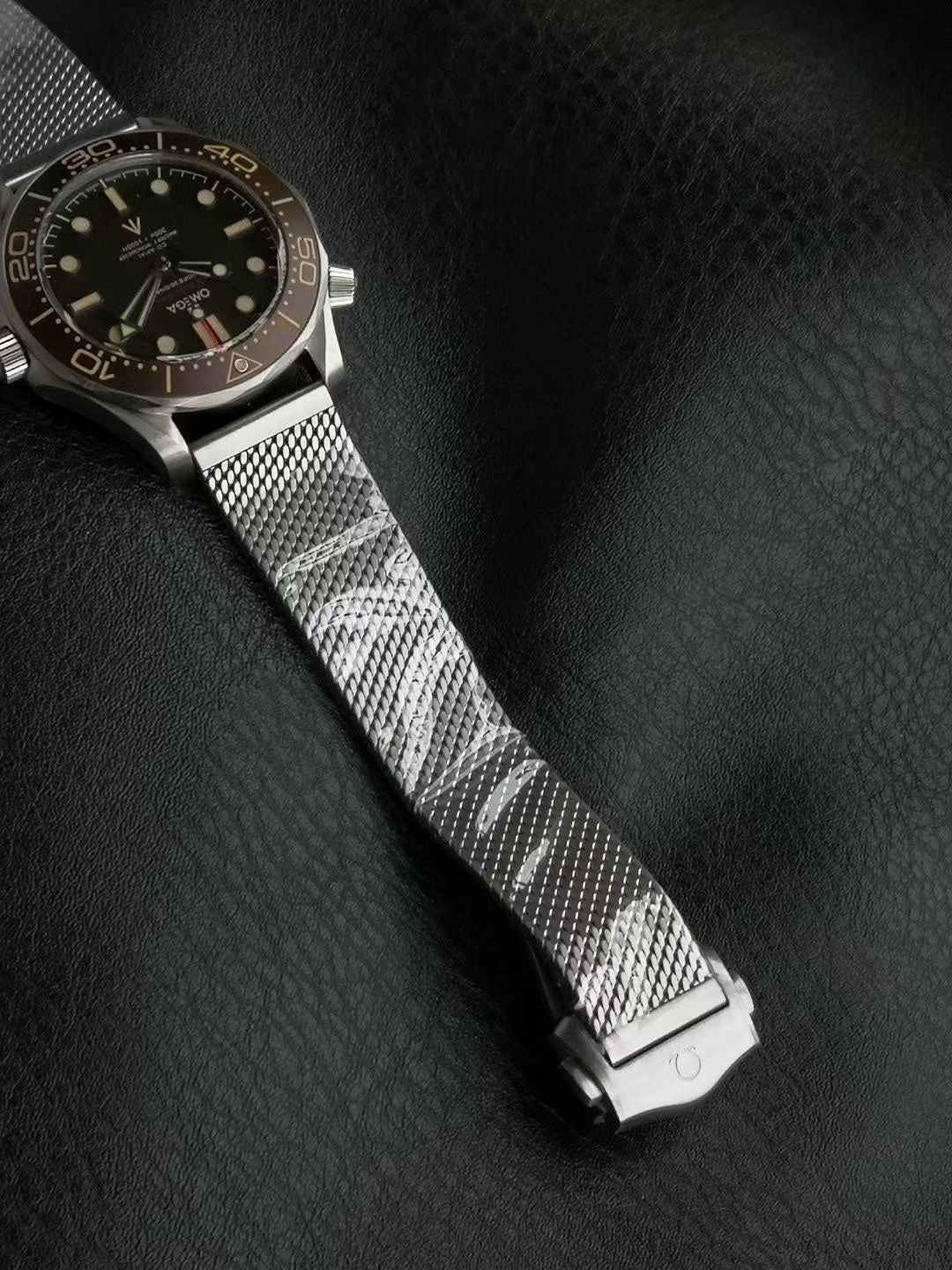 Omega Bond 007