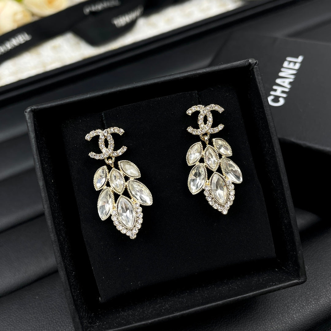 Wheat ear earrings.