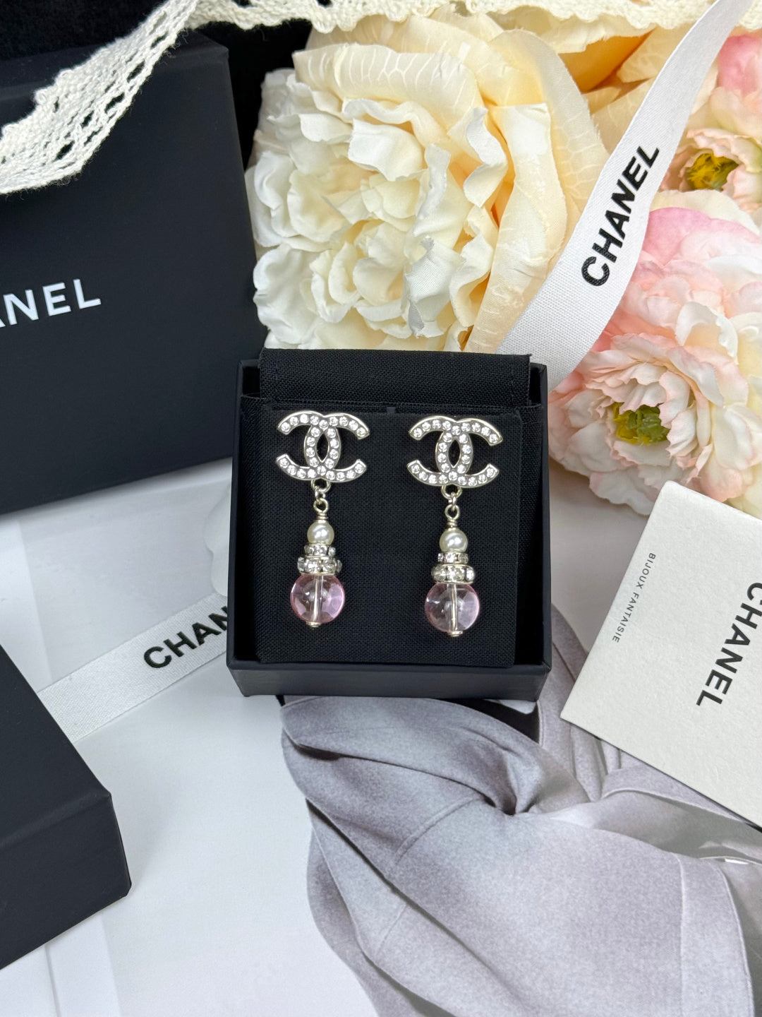Water-drop earrings.