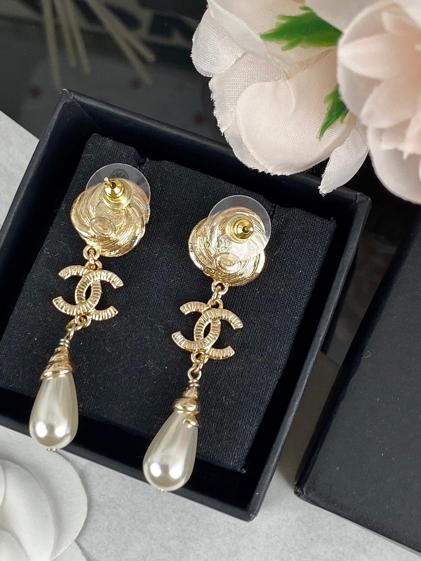 Water Drop Pearl Pendant Earrings