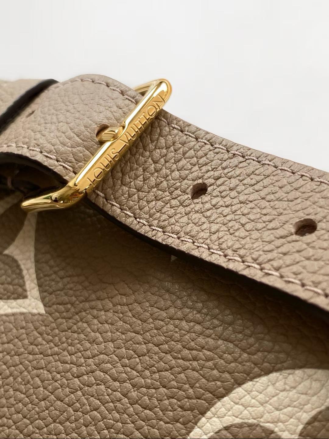 （M46041）Madeleine Mid-Size Handbag