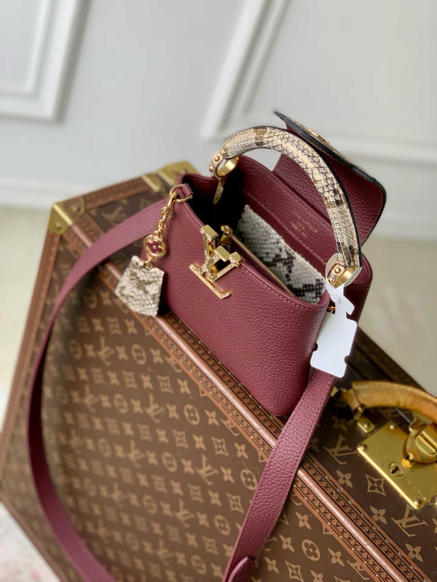 （N89367）LV Capucines Mini Handbag