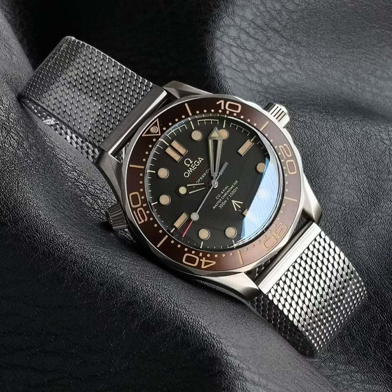 Omega Bond 007