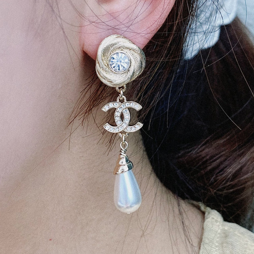 Water Drop Pearl Pendant Earrings