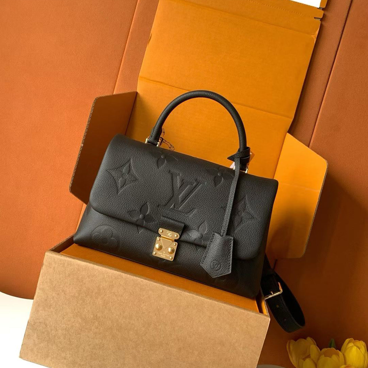 （M45976）Madeleine Mid-Size Handbag