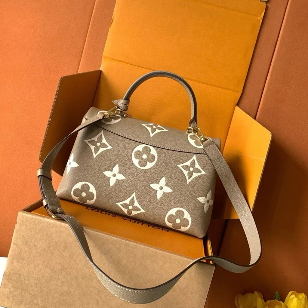 （M46041）Madeleine Mid-Size Handbag